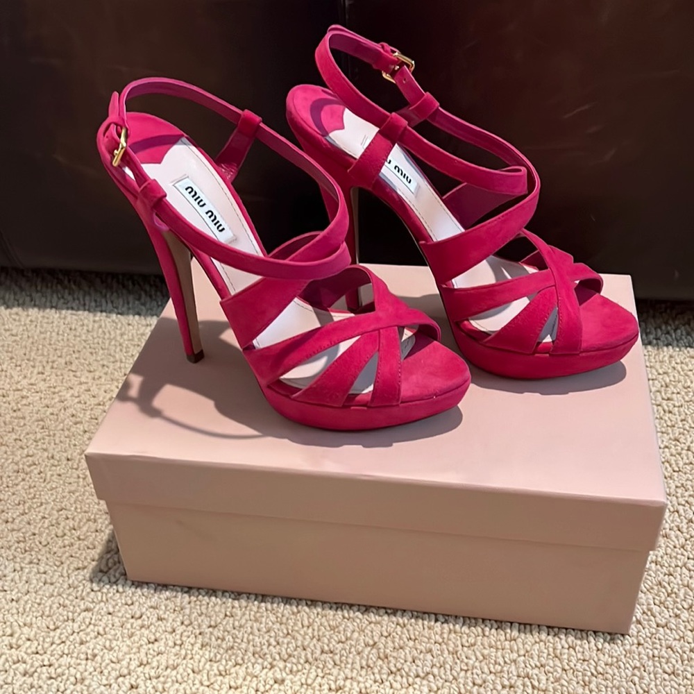 Miu Miu Camoscio Peoria Sandals.  Size 39.  Never worn.  New in box.